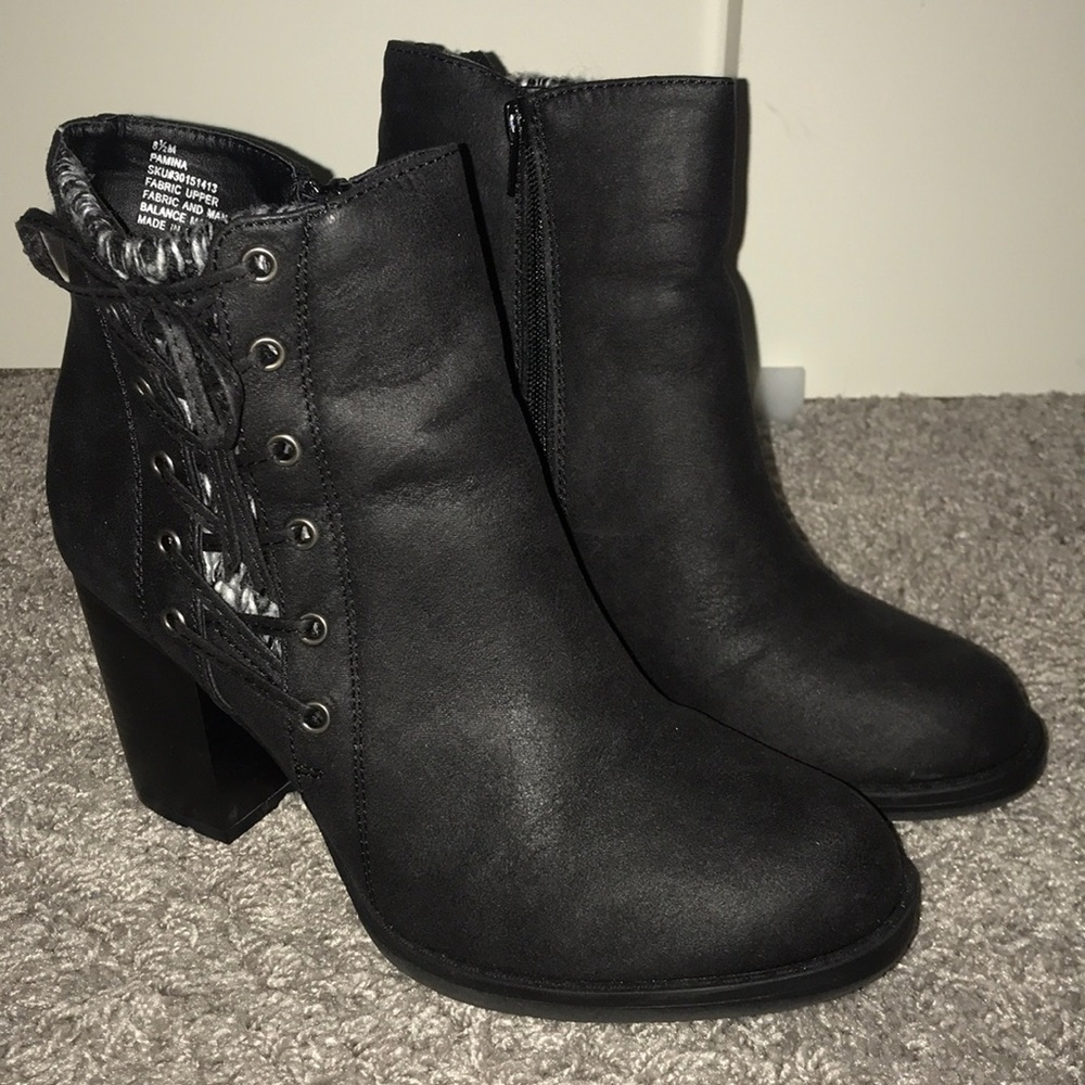Chunky Heeled black boot with laced detail